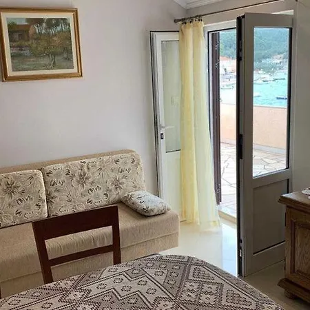 Nives - Three Bedroom With Terrace And Sea View