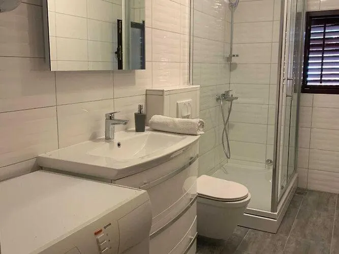 Nives - Three Bedroom With Terrace And Sea View Apartment *
