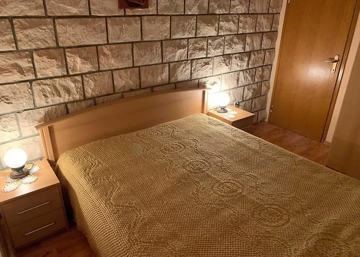 Nives - Three Bedroom With Terrace And Sea View Apartment Smokvica (Korcula)