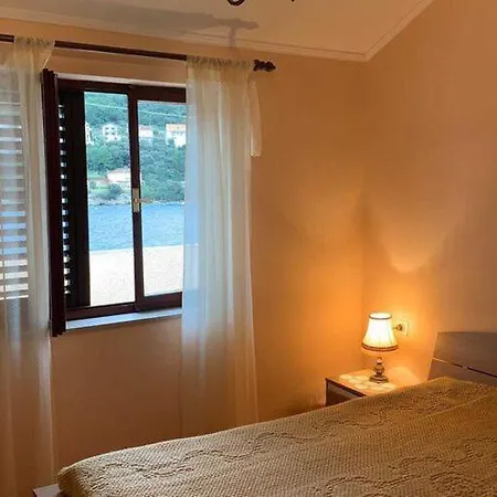 Nives - Three Bedroom With Terrace And Sea View *