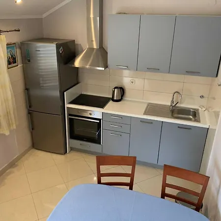 Nives - Three Bedroom With Terrace And Sea View * Smokvica (Korcula)