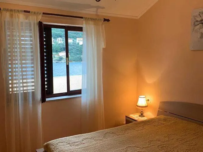 Nives - Three Bedroom With Terrace And Sea View *