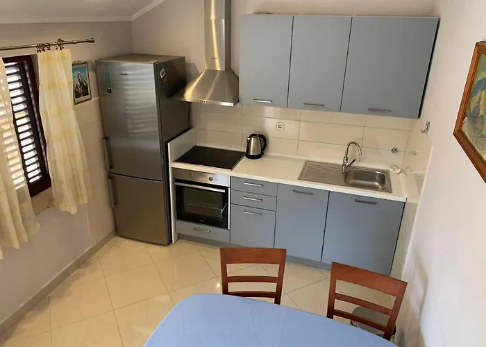 Nives - Three Bedroom With Terrace And Sea View * Smokvica (Korcula)