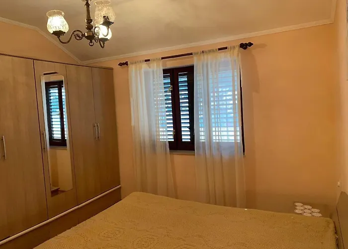 아파트 Nives - Three Bedroom With Terrace And Sea View Smokvica (Korcula)